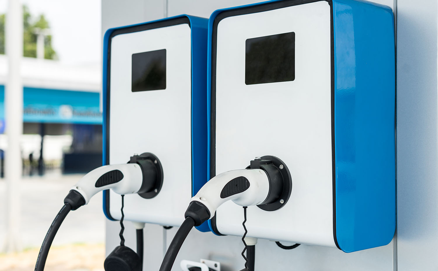 Things to Check Before Buying an EV Battery Charger